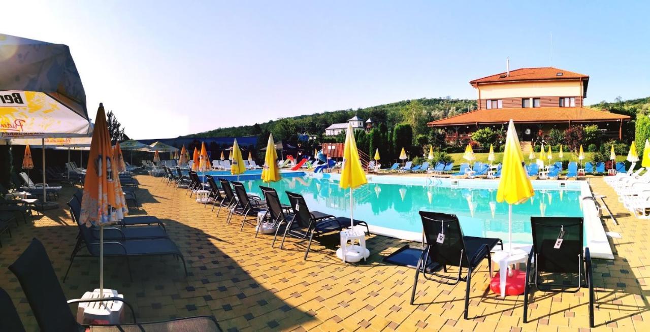 Отель Aqua Party Виктория Экстерьер фото